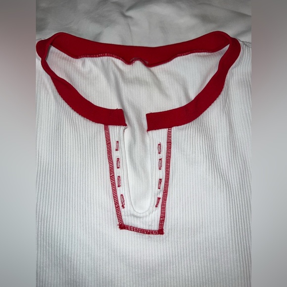 Under White/Red Ribbed Top - Picture 2 of 4